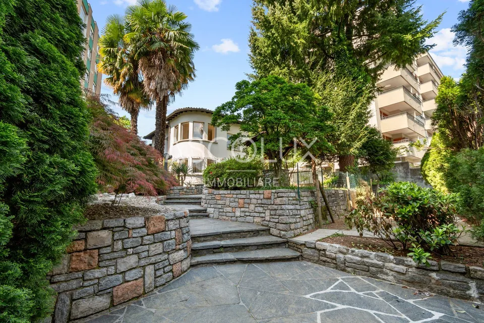 Villa indipendente di 6 locali con giardino e spazi esterni | Freis...