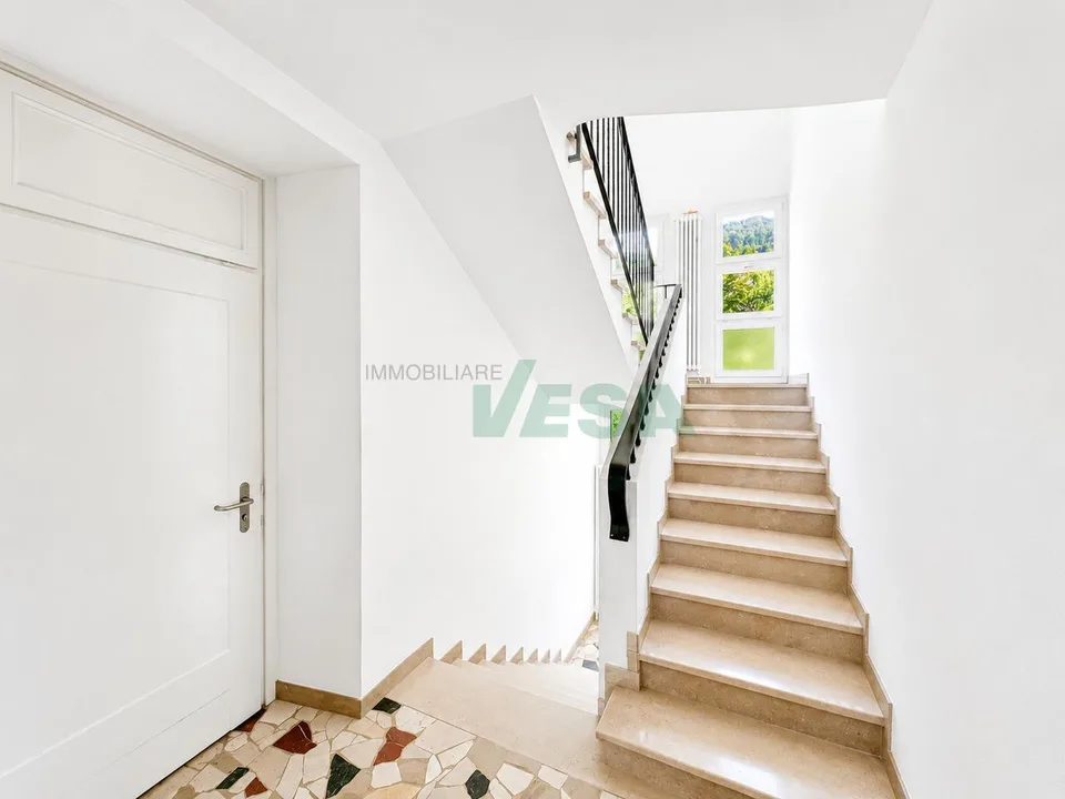 Spaziosa casa con 3 appartamenti (unibili) e con una magnifica vista – foto 14 di 18
