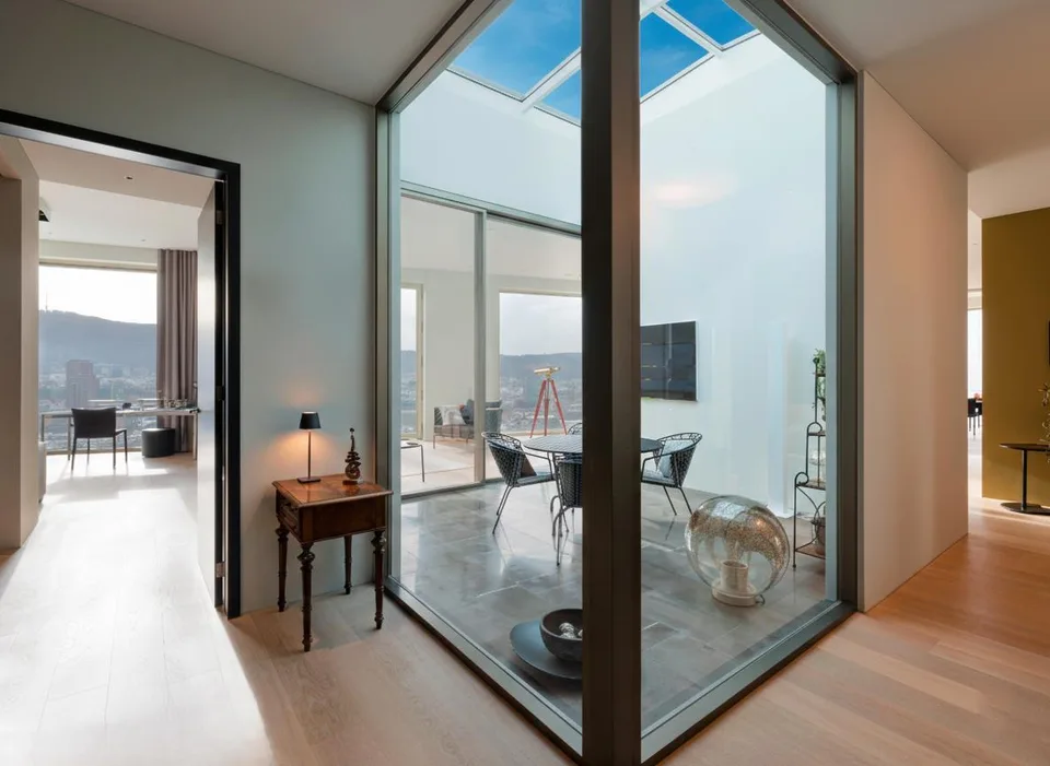 Appartamento penthouse esclusivo di 4½ locali nella torre Mobimo