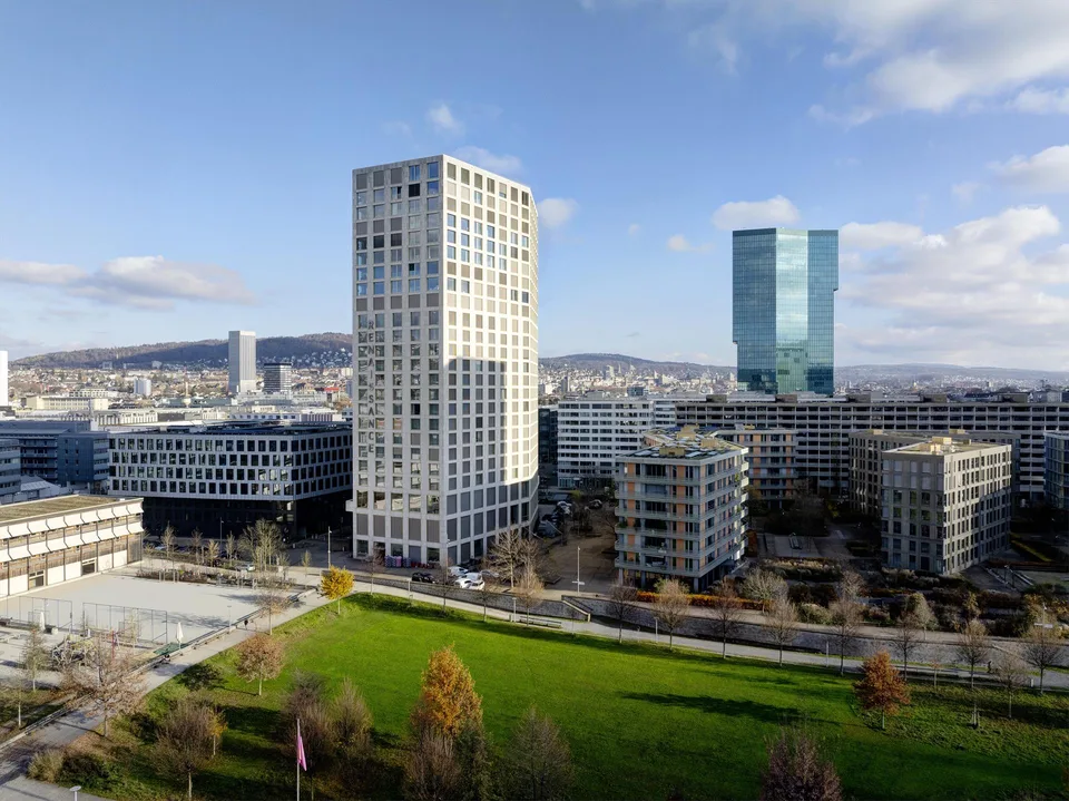 Appartamento penthouse esclusivo di 4½ locali nella torre Mobimo