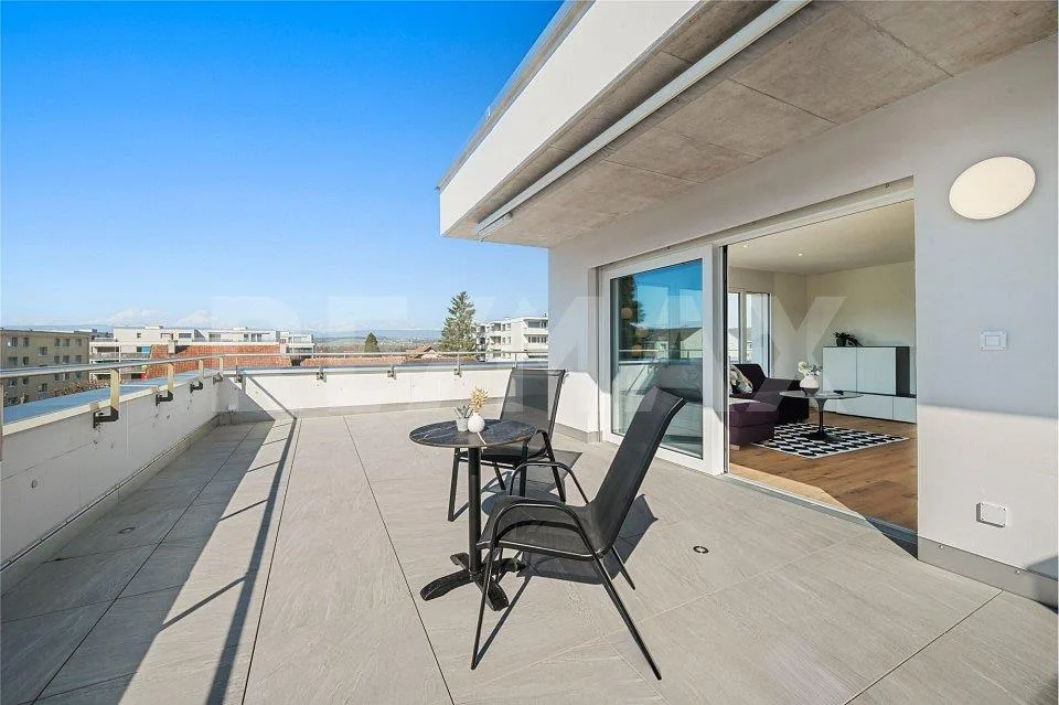 Magnifique attique meublé de 2,5 pièces avec terrasse de 65 m² à Av... – Foto 12 von 13