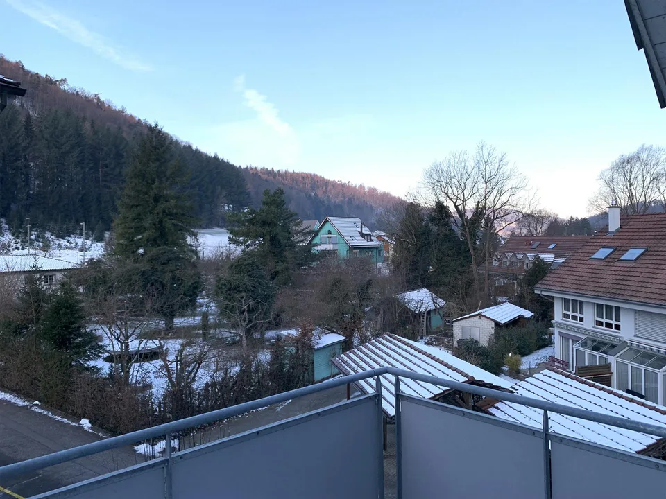 Appartamento maisonette di 5,5 locali situato in una zona tranquilla vicino alla stazione