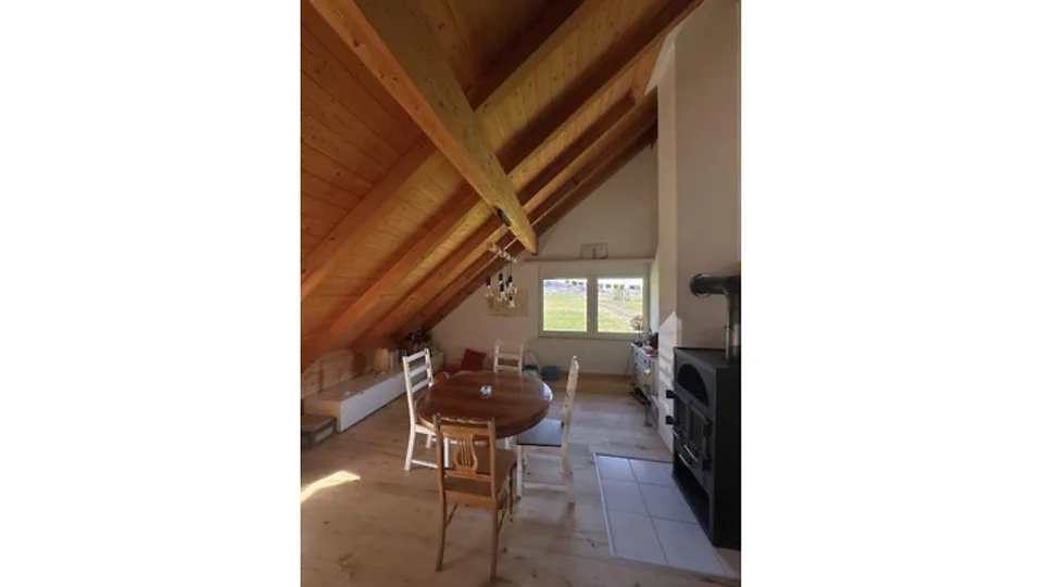 3 ZIMMER-DACHWOHNUNG IN KAUFDORF (BE), MÖBLIERT, TEMPORÄR