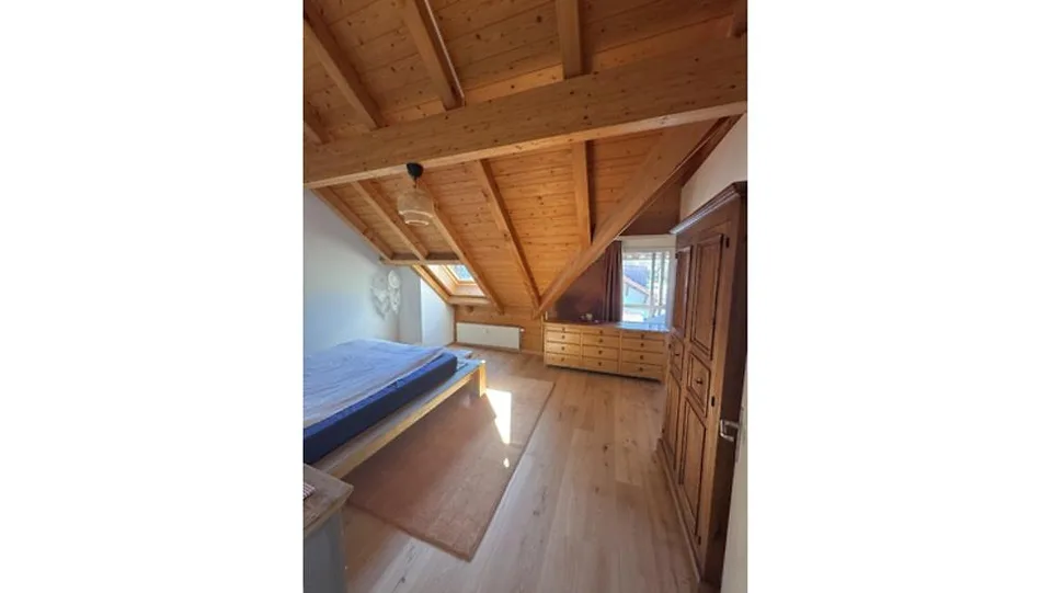 3 ZIMMER-DACHWOHNUNG IN KAUFDORF (BE), MÖBLIERT, TEMPORÄR