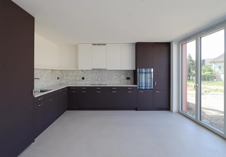 Hochwertige 4.5 Zi-Neubauwohnung im EG  zentral und naturnah gelegen