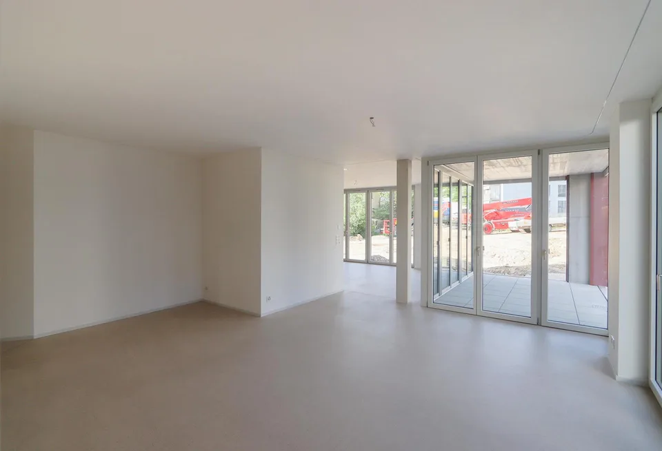 Hochwertige 4.5 Zi-Neubauwohnung im EG  zentral und naturnah gelegen