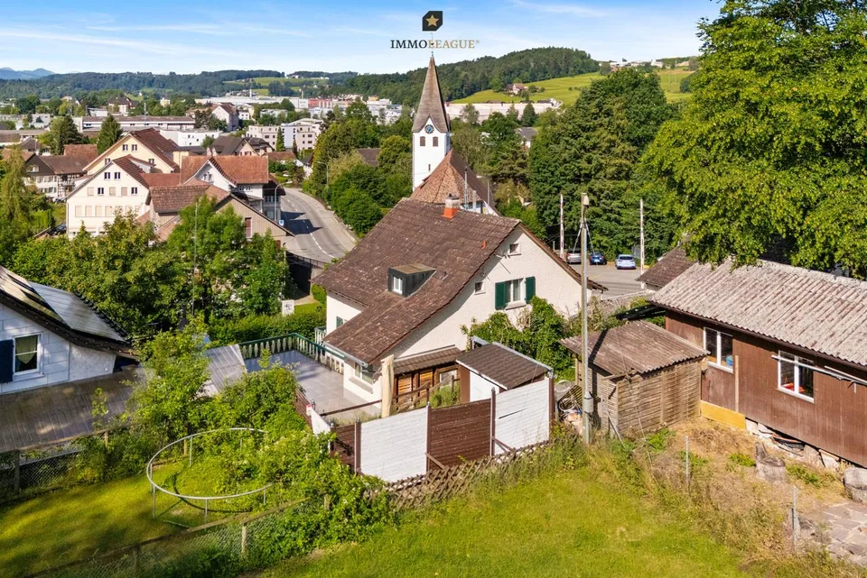 Ruhig wohnen. Vielseitig leben. 2 Wohneinheiten unter einem Dach.