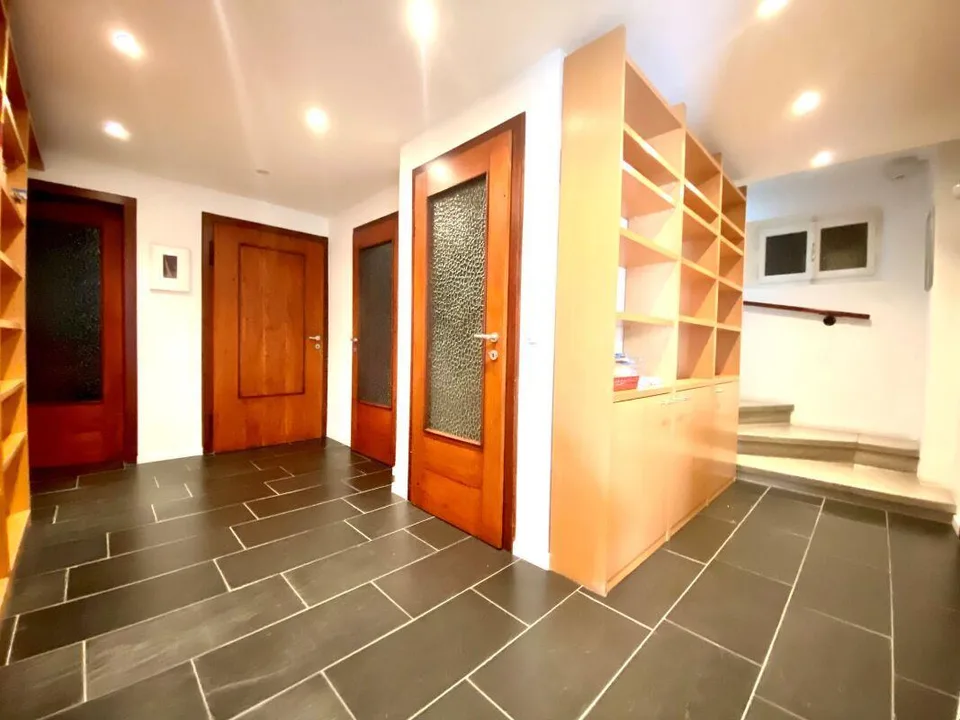 Einfamilienhaus mit Garten und Garage – Foto 6 von 13