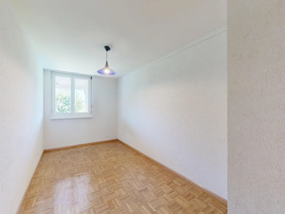 Charming 5.5-room semi-detached house in Laufen – photo 9 of 13