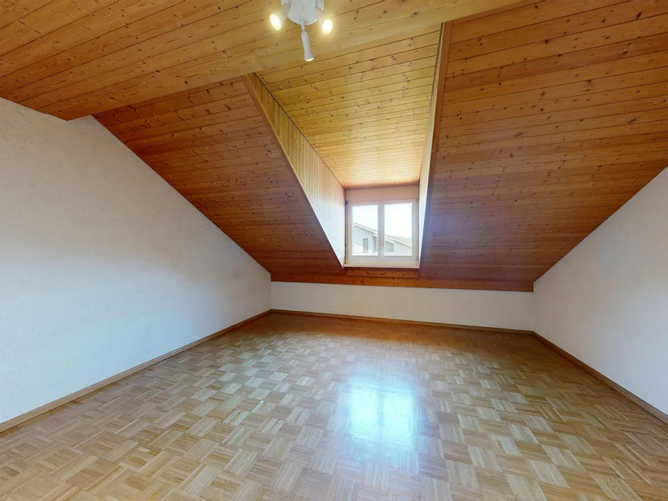 Charming 5.5-room semi-detached house in Laufen – photo 11 of 13