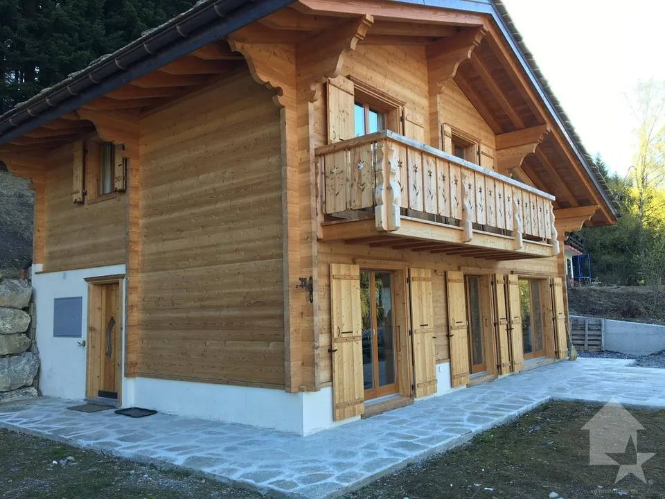 Chalet di 5.5 locali sul piano, calmo, soleggiato, bella vista