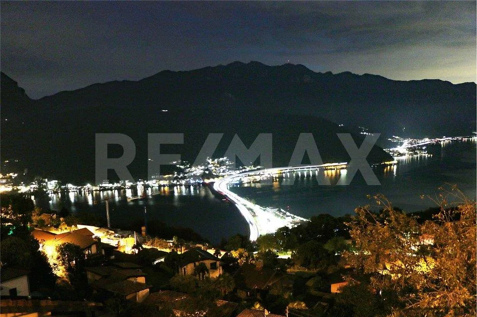 Tre appartamenti all'ultimo piano con vista lago e giardino – Foto 9 von 13