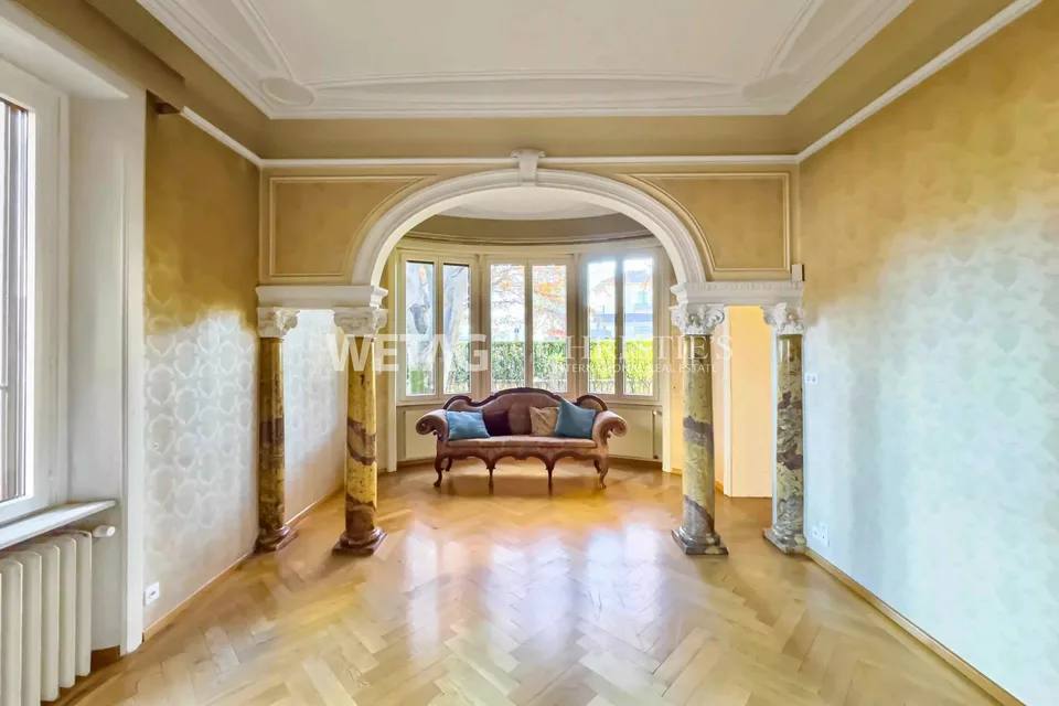 "La Silene" villa incantevole con ampio giardino privato in Locarno in vendita in posizione strategica
