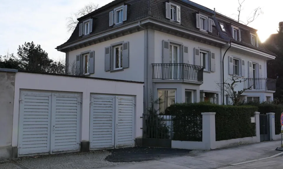 Renovated old town house in a privileged location (Wettsteinquartier)