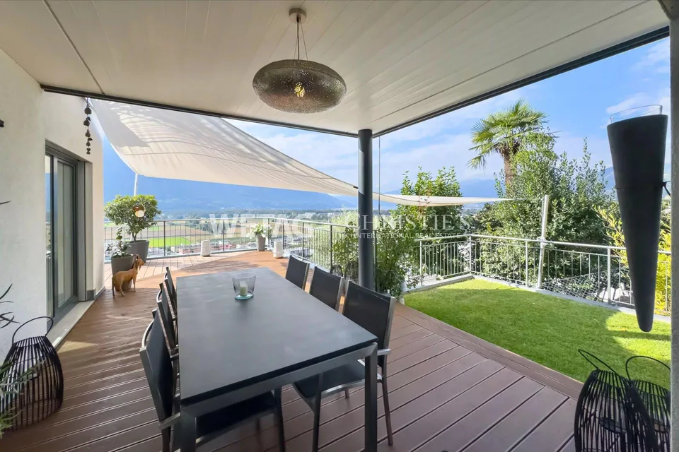 Moderne Villa mit grossen Terrassen, Panoramablick & Garten zu verkaufen in Gordola – Foto 12 von 13