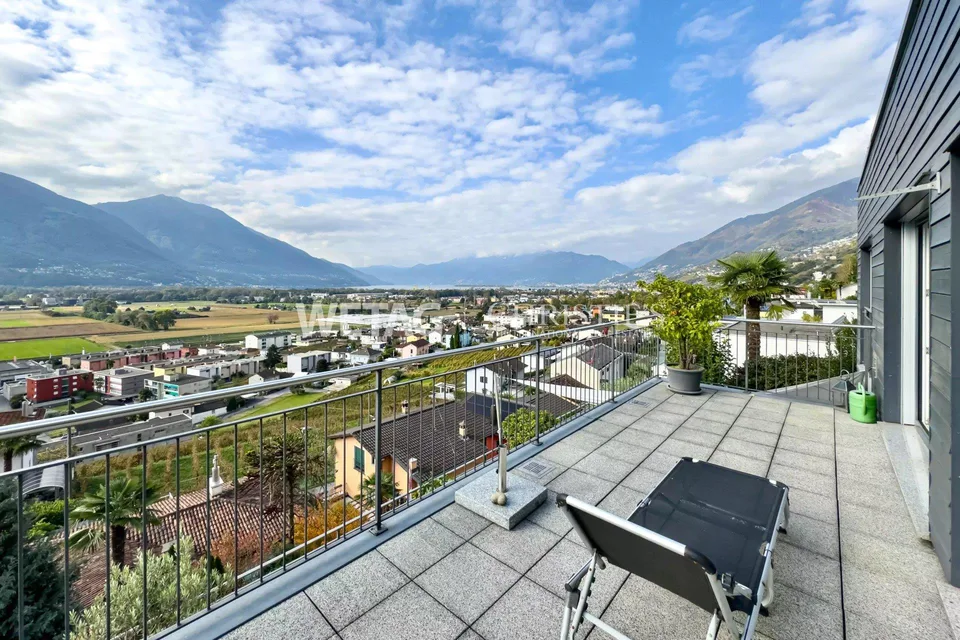 Moderne Villa mit grossen Terrassen, Panoramablick & Garten zu verkaufen in Gordola – Foto 13 von 13