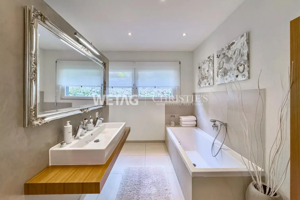 Moderne Villa mit grossen Terrassen, Panoramablick & Garten zu verkaufen in Gordola – Foto 6 von 13