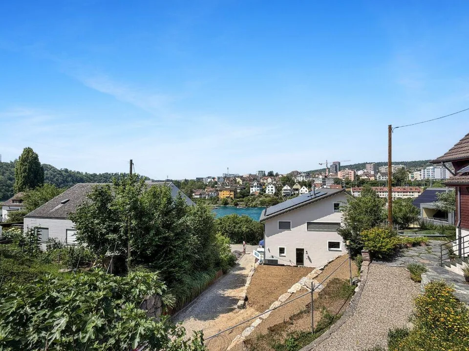 Grosszügige Traumwohnung in Flurlingen: Stadt trifft Natur