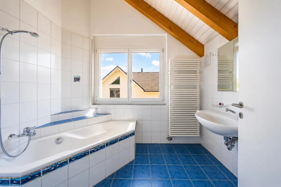 Modernes 10.5-Zimmer-Einfamilienhaus mit Weitsicht, Minergie-Standa... – Foto 14 von 17