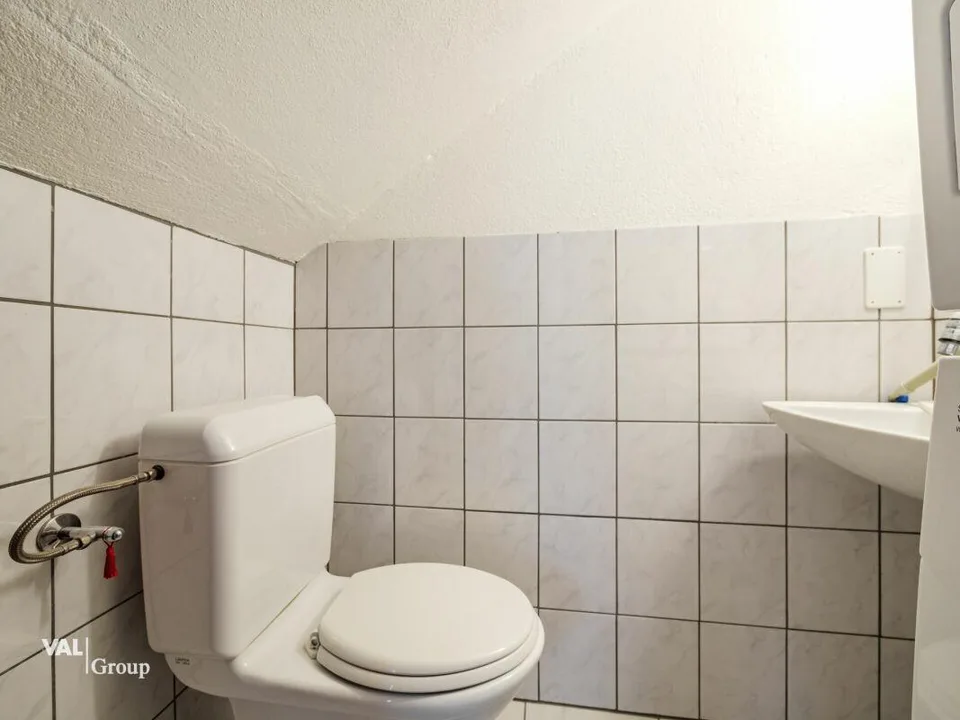 Einzigartige Gelegenheit: Haus mit zwei unabhängigen Wohnungen (5,5 und 2,5 Zimmer)