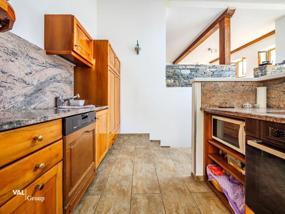 Einzigartige Gelegenheit: Haus mit zwei unabhängigen Wohnungen (5,5 und 2,5 Zimmer)