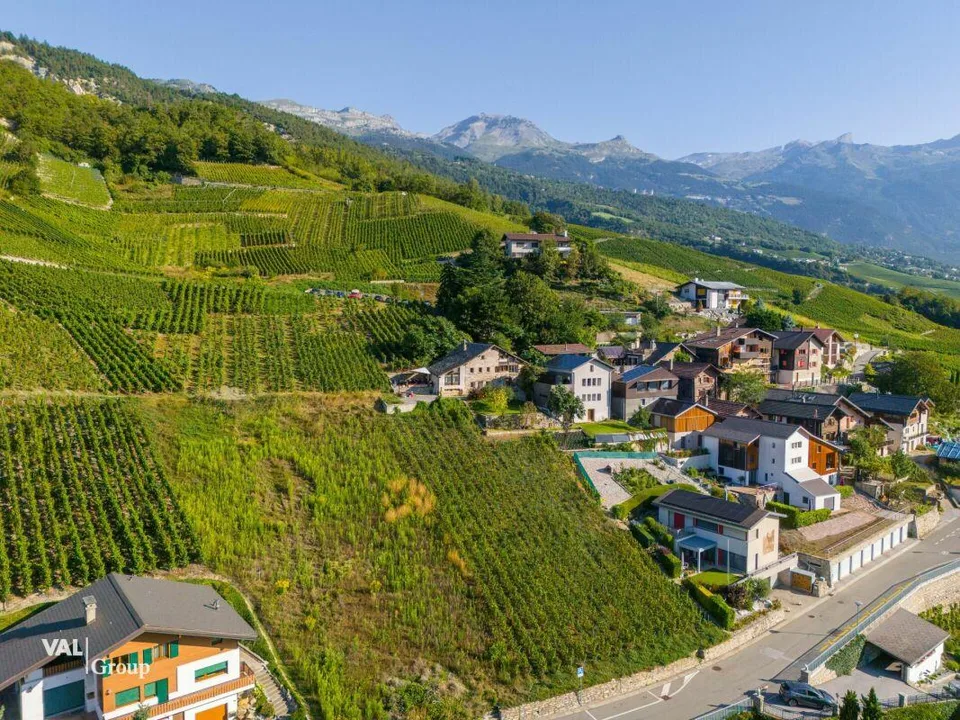 Einzigartige Gelegenheit: Haus mit zwei unabhängigen Wohnungen (5,5 und 2,5 Zimmer)
