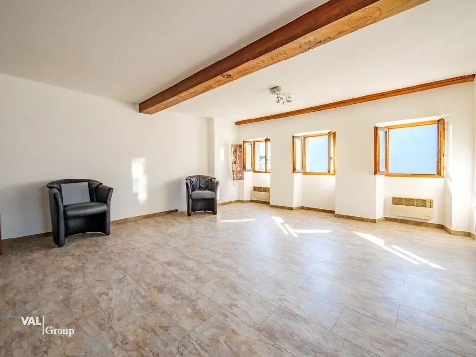 Einzigartige Gelegenheit: Haus mit zwei unabhängigen Wohnungen (5,5 und 2,5 Zimmer)