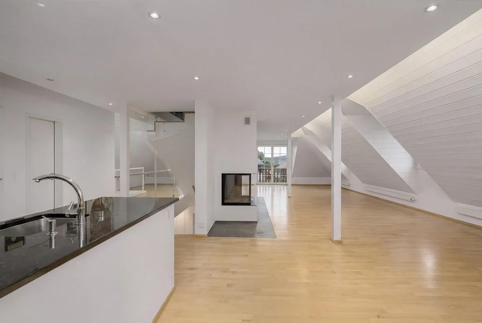 Maison de 11 pièces avec 7 salles de bain & piscine