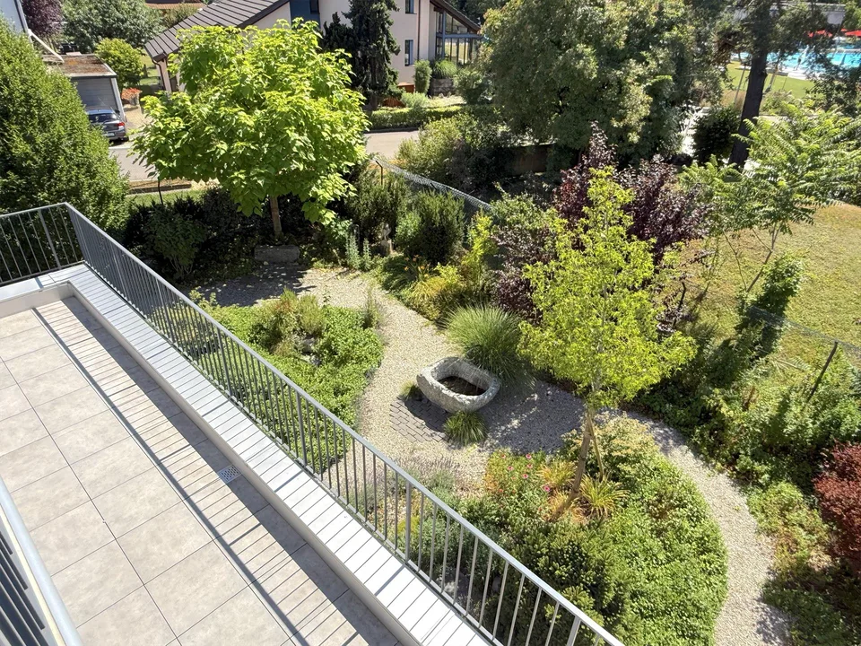 Casa indipendente di 6 locali con ascensore, giardino da sogno in uno dei migliori quartieri residenziali di Dornach – foto 11 di 14