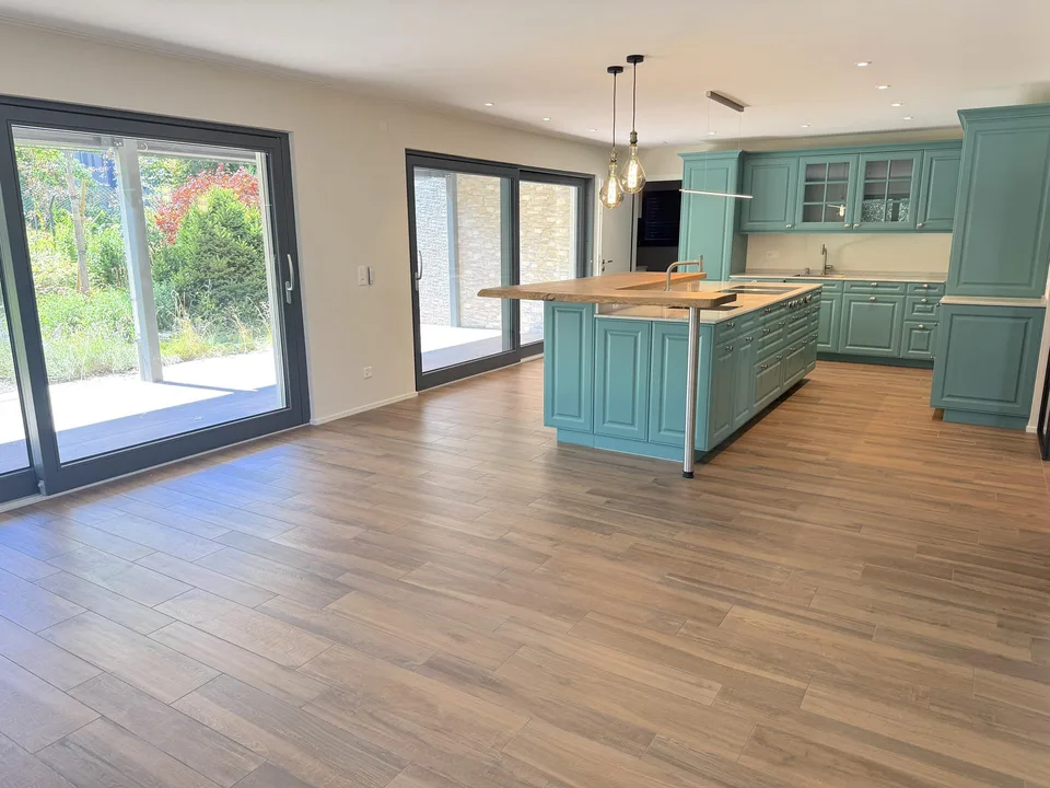Maison individuelle moderne de 6 pièces avec ascenseur, jardin de rêve dans l'un des meilleurs quartiers familiaux de Dornach