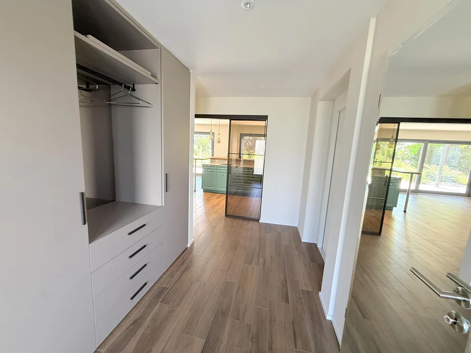 Maison individuelle moderne de 6 pièces avec ascenseur, jardin de rêve dans l'un des meilleurs quartiers familiaux de Dornach
