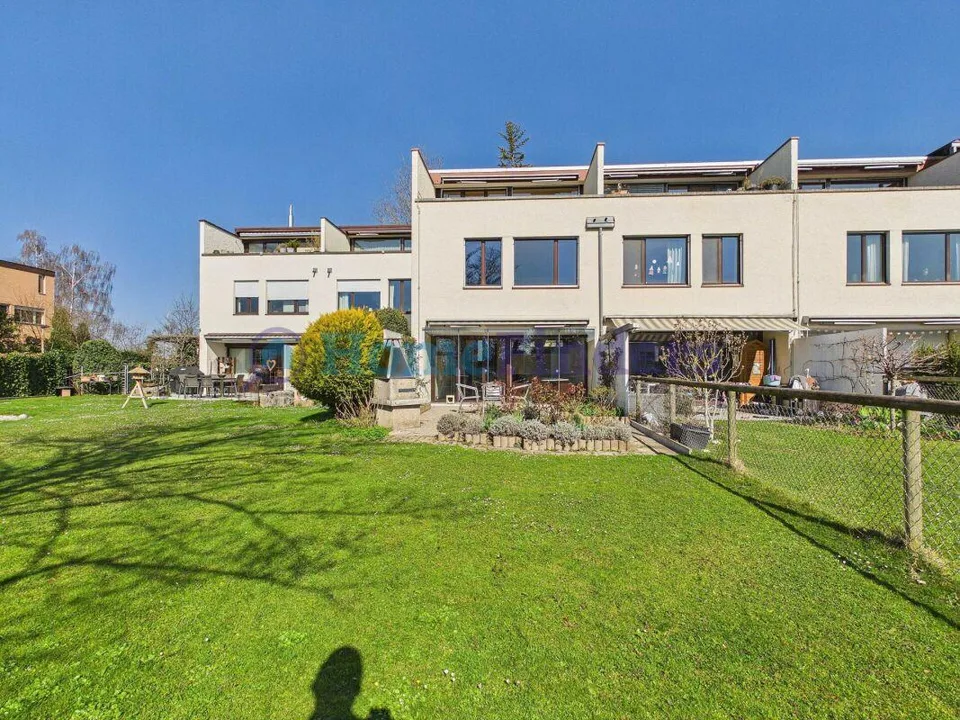 FAMILIENPARADIES MIT SONNIGEM GARTEN UND WEITSICHT! Kopie