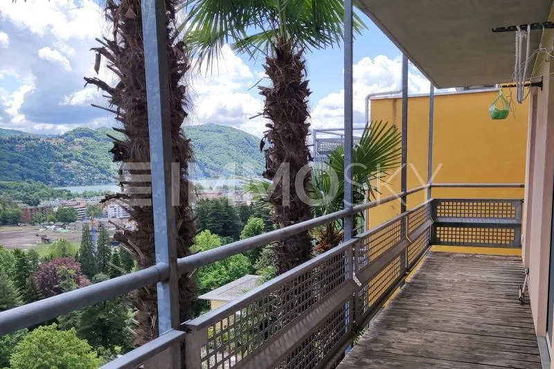 Neuer Preis: Panoramavilla mit Seeblick in exklusivem Viertel