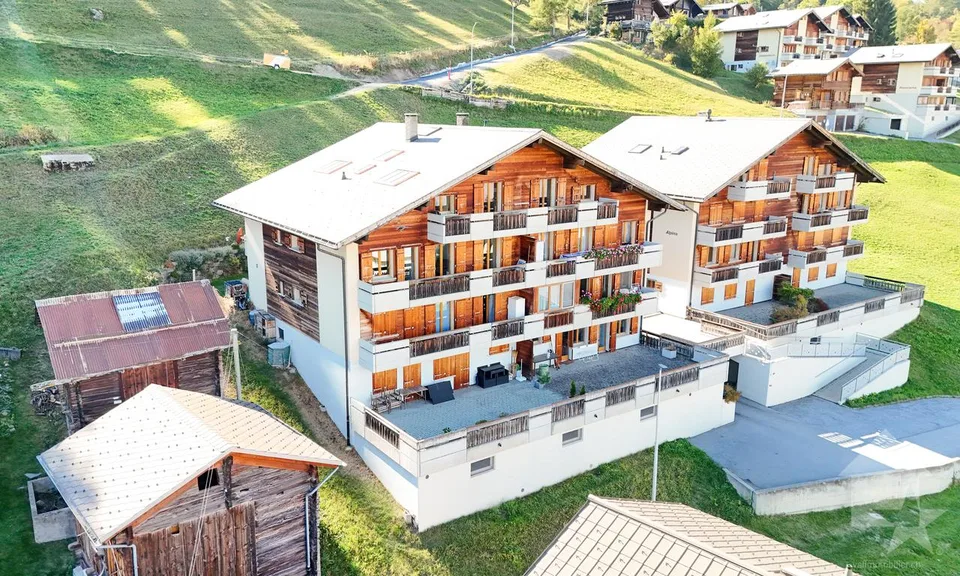 Appartamento attraente di 4.5 locali con 2 balconi in vendita