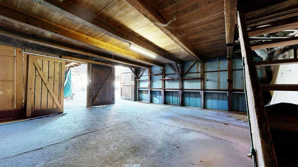 Maison avec beaucoup d'espace utilisable, de charme et de potentiel – photo 16 sur 19