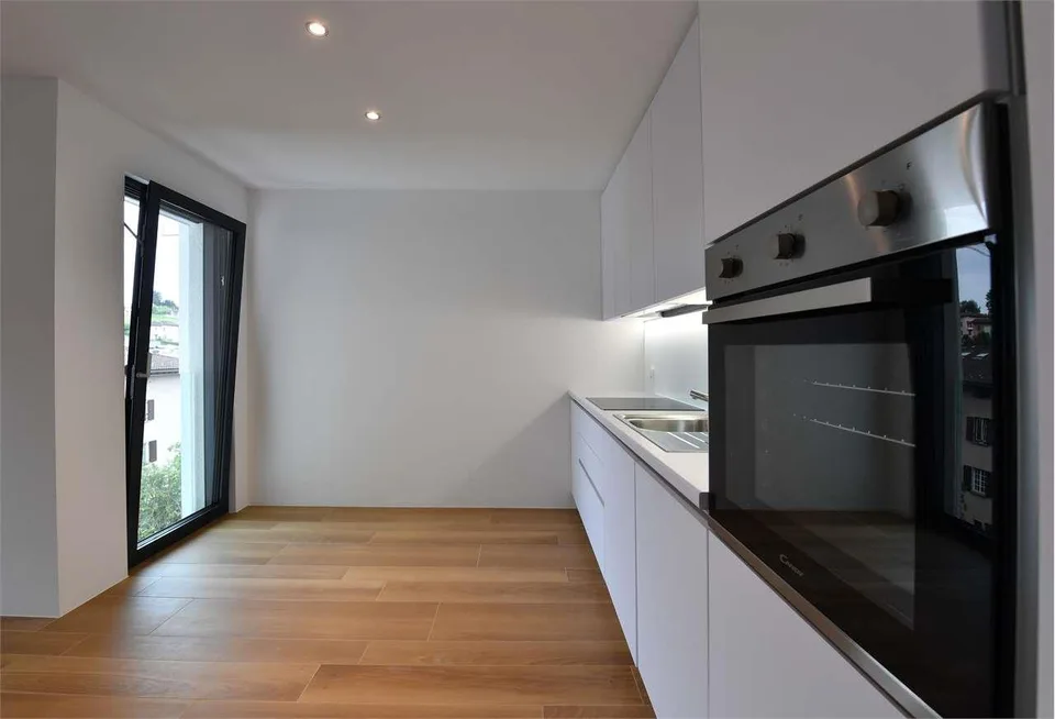 Vacallo, 4.5-room apartment with terrace