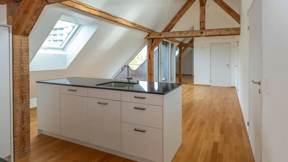 Stilvolle Altbauwohnung im Herzen von Kreis 6