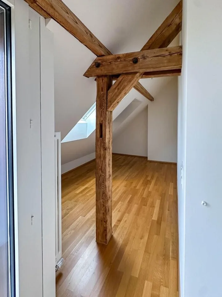 Stilvolle Altbauwohnung im Herzen von Kreis 6 – foto 6 di 12