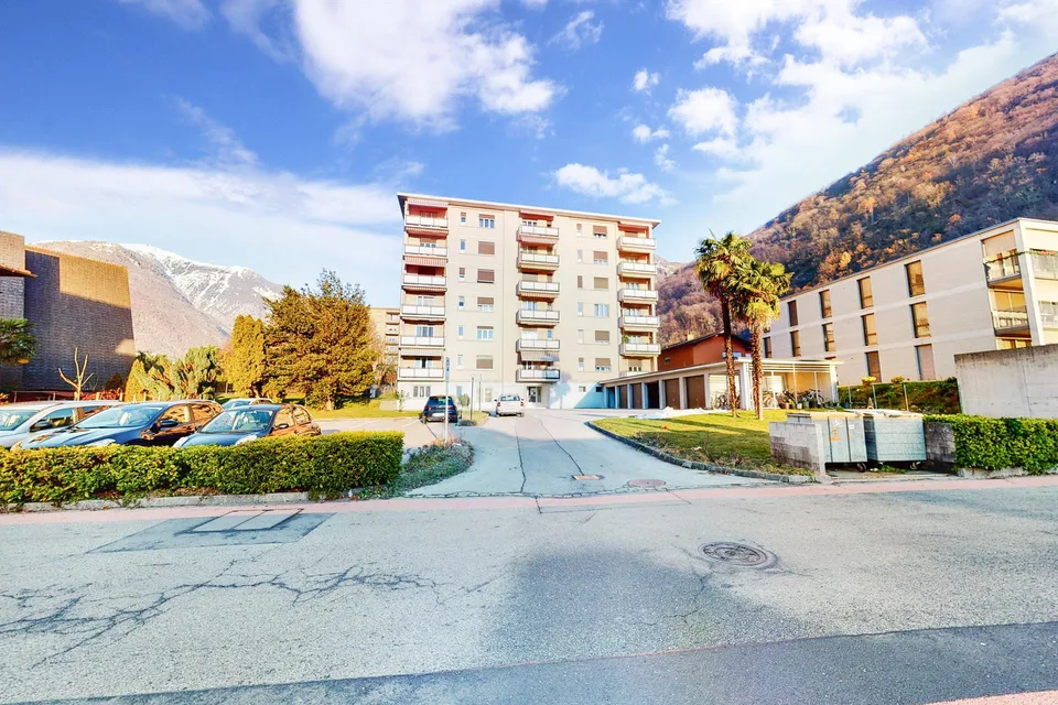 Ultimo piano con vista aperta in zona tranquilla e soleggiata