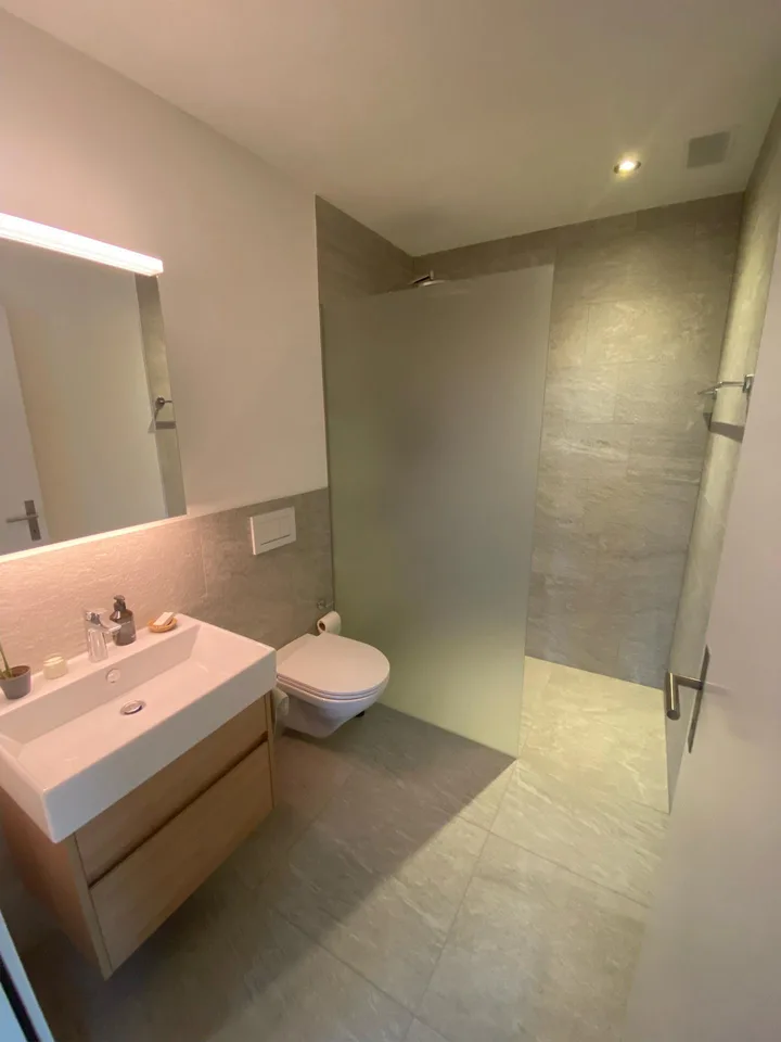 Appartamento moderno 4.5 locali a Rothenhausen