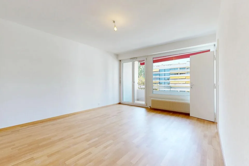 4 rooms fully renovated with balcony