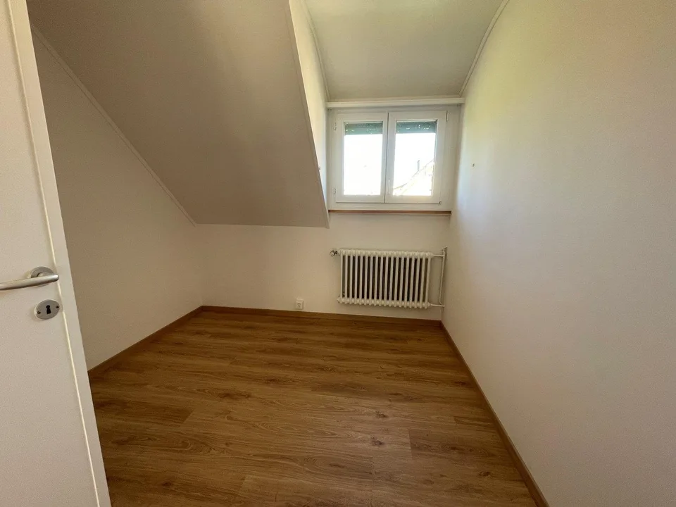 Sunny, bright apartment in a quiet residential area
