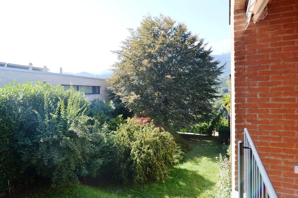 APPARTEMENT 5.5 PIÈCES DUPLEX AVEC TERRASSE DANS PETIT CONTEXTE DANS LE VERT