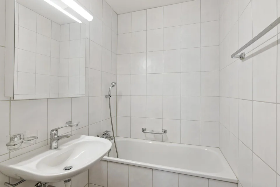 Helles Apartment mit Balkon - KAUTION GRATIS !