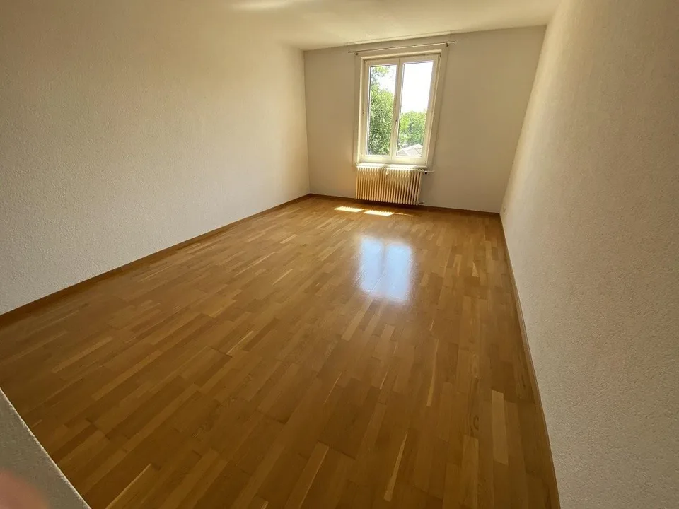 Ruhige 3-ZW à 60 m² im 1. OG mit Balkon