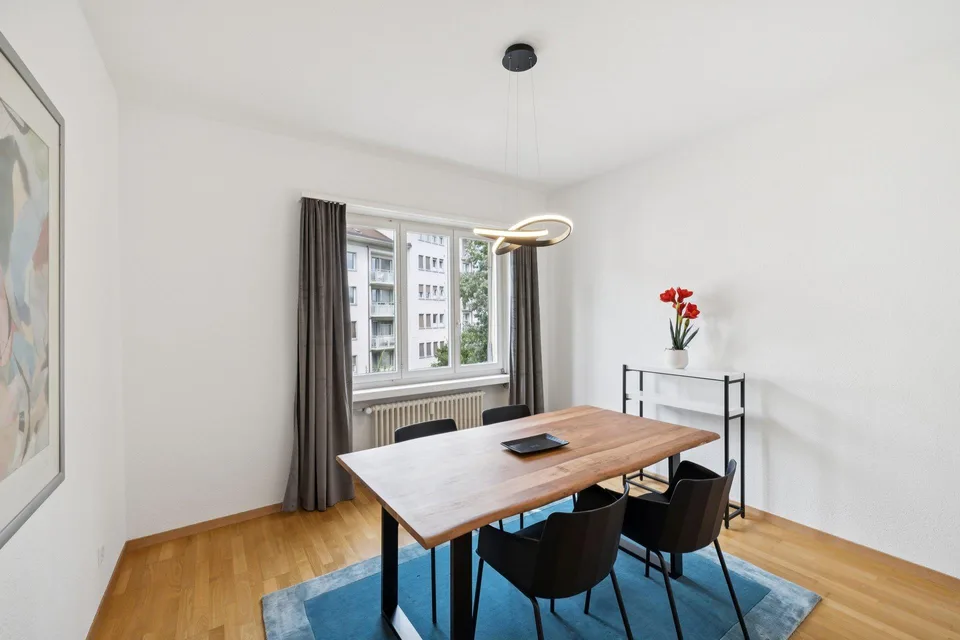 Möblierte 4-Zimmer-Wohnung mit Service im Zentrum Biel/Bienne