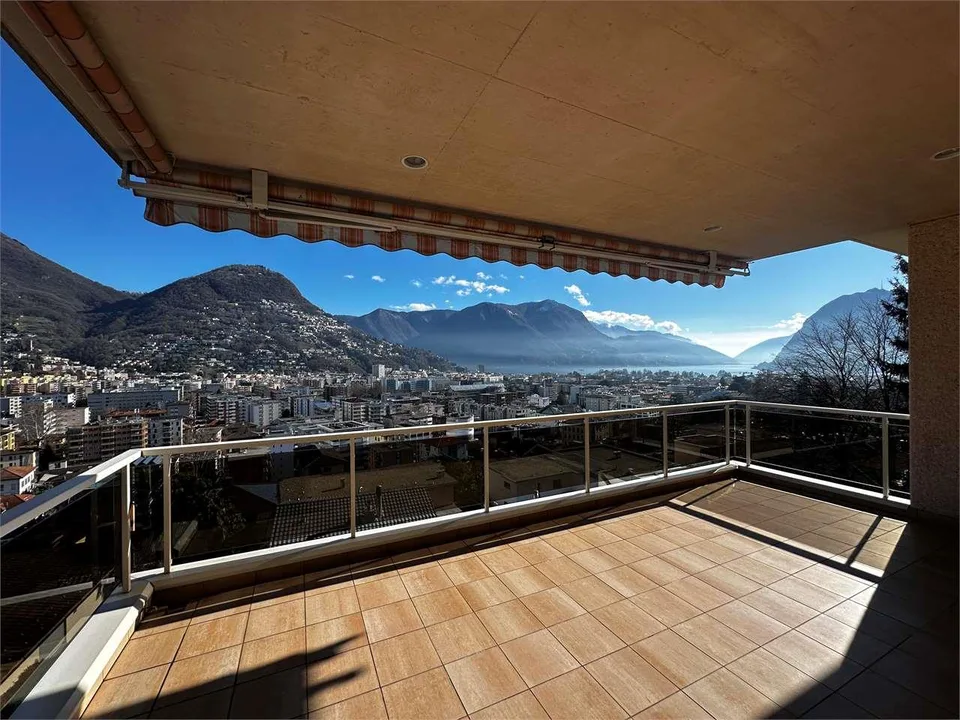 Rif.2645 Elegante Residenza di 400 mq con Vista Lago a Lugano