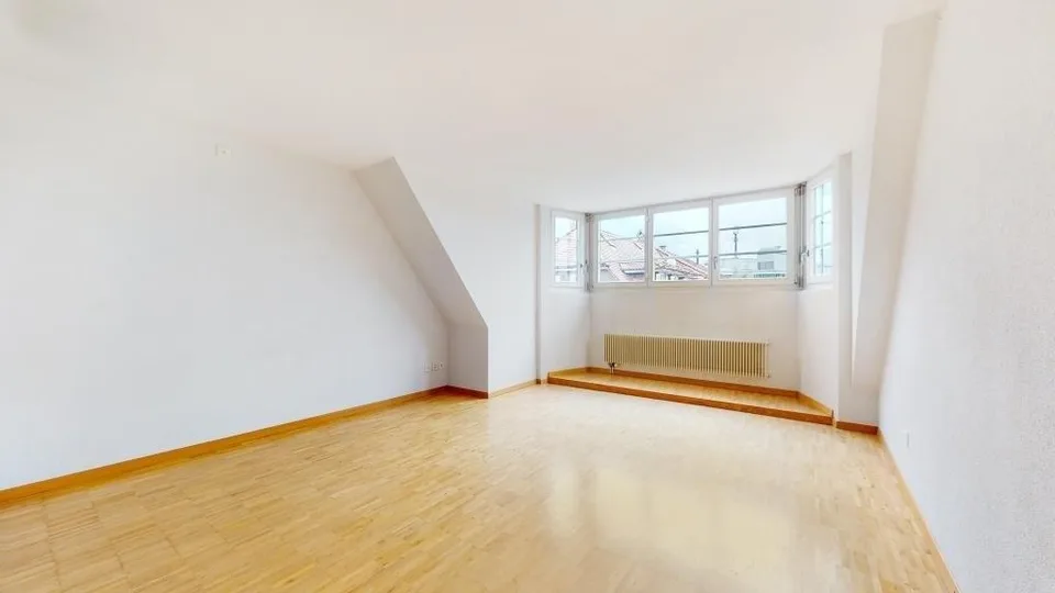 Appartement mansardé lumineux et moderne de 2,5 pièces