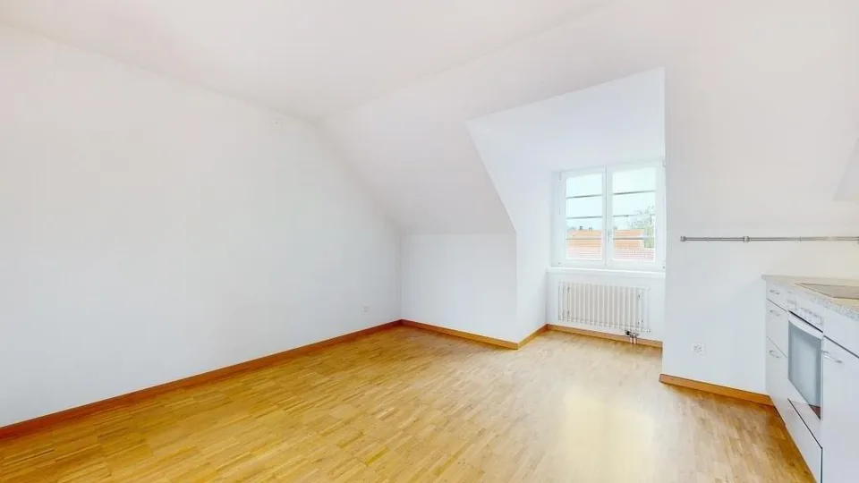 Appartement mansardé lumineux et moderne de 2,5 pièces