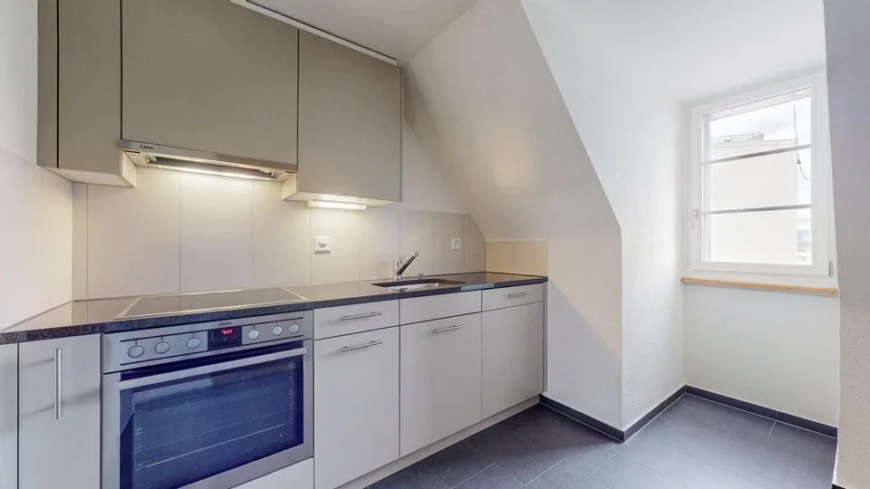 Moderne Dachwohnung in Stadtnähe